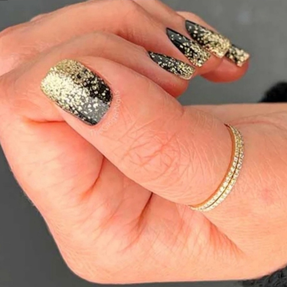 *Retired* Color Street: Ring It In | Black Gold Glitter Gradient Party Sparkle - Picture 8 of 14